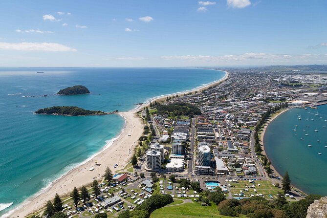 Cathedral Cove & Hot Water Beach with Lunch from Auckland - A picnic lunch keeps the day simple