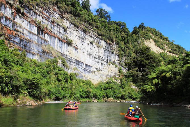 Cathedral Cove Kayak Tour - Arriving at Cathedral Cove by kayak