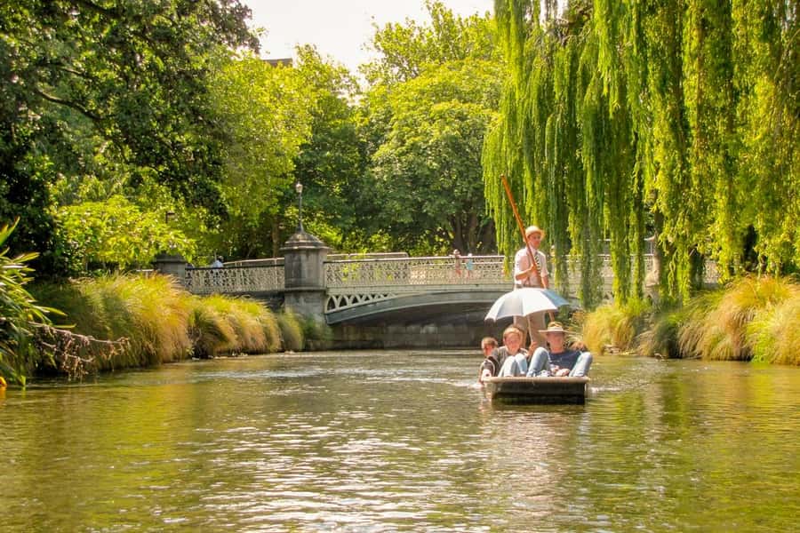 Christchurch: Gondola Ticket and Punt Ride on the Avon River - Key points to know before booking