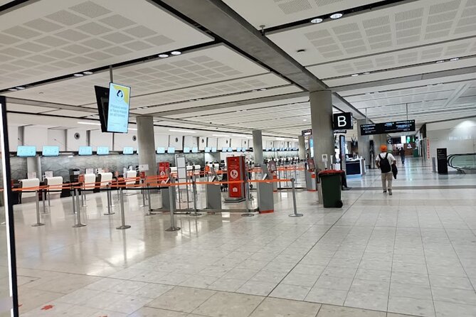 Christchurch International Airport :Airport to City Centre - Onboard Wi-Fi and a little breathing room