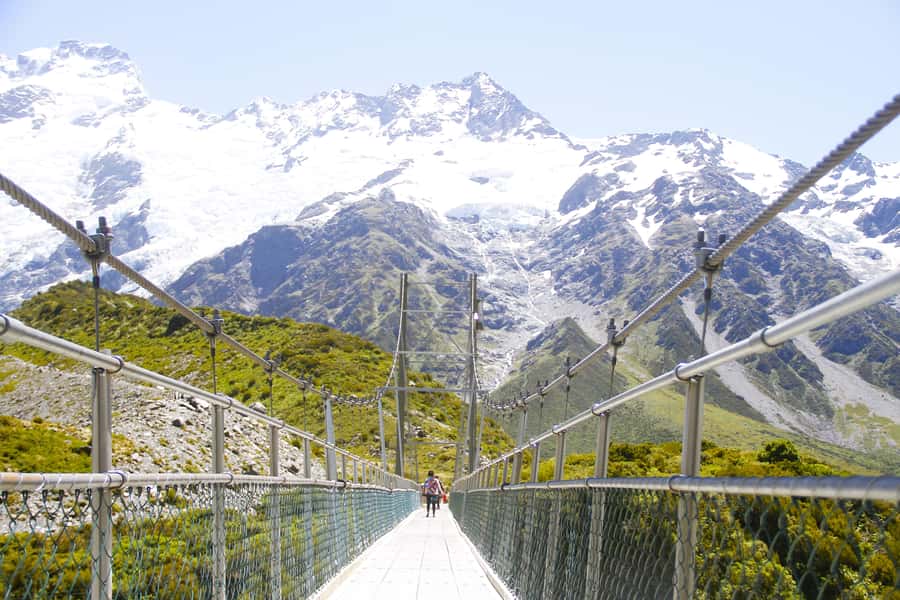 Christchurch: Lake Tekapo Stargazing & Mount Cook 2-Day Tour - Arriving in Lake Tekapo before the stars appear