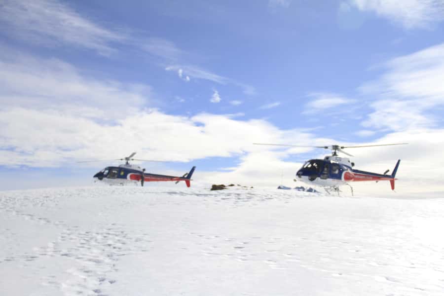 Christchurch: Lake Tekapo Stargazing & Mount Cook 2-Day Tour - Burkes Pass and the alpaca farm