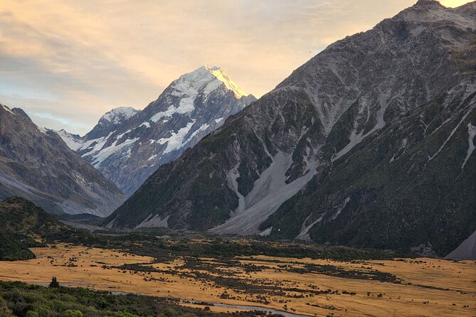 Christchurch to Queenstown via Lake Tekapo and Mt Cook (1 way) - Guides, operators, and what the vehicle is like