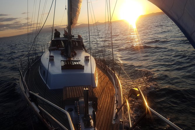 Classical Sailing - Māori Rock Carvings -Taupo Sailing Adventures - What happens at the carvings