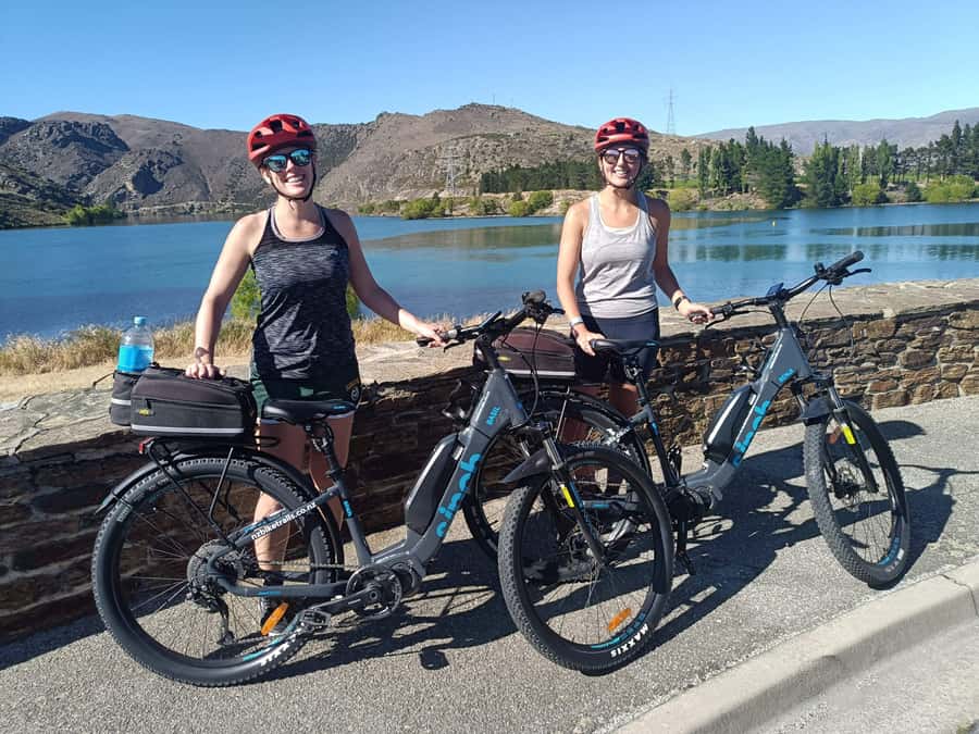 Cromwell: Lake Dunstan Trail Bike Rental and Luxury Shuttle - Key points to know before you book