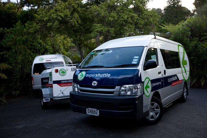Departure Transfer: Auckland Central City Centre to Auckland Airport - What the shared minivan ride is like
