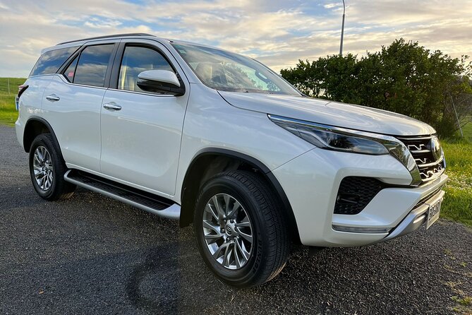 Direct & Quick Auckland Airport Transfer to/from Hotel in SUV - Meeting your driver at Auckland Airport