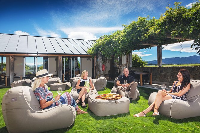 Discover Marlborough Wine - Afternoon Marlborough Wine Tour - The return ride and early-evening finish