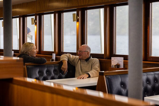 Doubtful Sound Overnight Cruise - Wildlife watching without a zoo feeling
