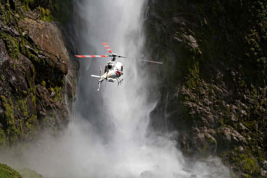 Doubtful Sound: Scenic Flight with 2 Landings - Doubtful Sound From the Cockpit