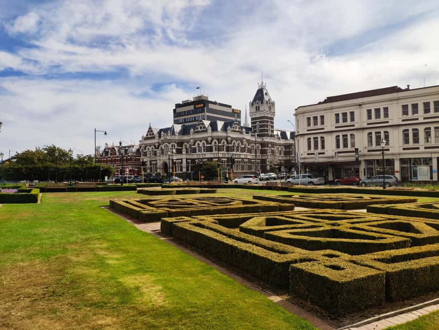 Dunedin City Highlights & Larnach Castle Tour - Baldwin Street and the world’s steepest street