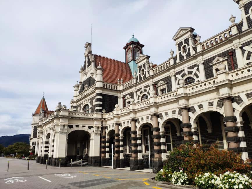 Dunedin City Highlights & Larnach Castle Tour - Who should book this experience