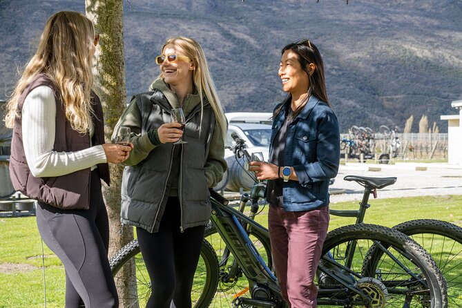 E-Bike Adventures Through the Wineries in Gibbston - Setting off from Arrowtown