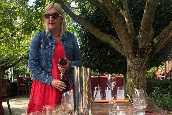 ebike tour lake Dunstan wine tasting - What the self-guided format feels like