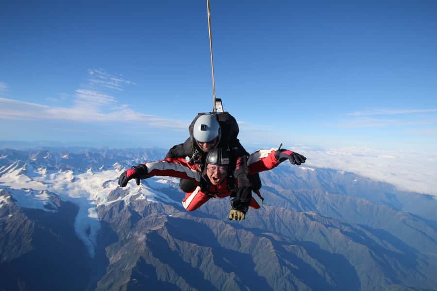 Franz Josef: 13,000ft, 16,500ft or 18,000ft Skydive - Meeting the instructor and getting ready