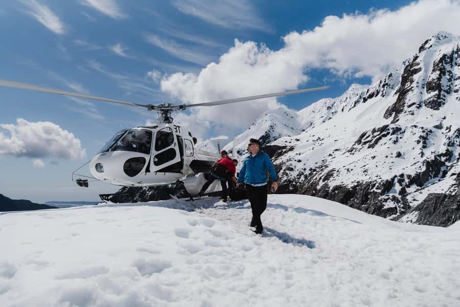 Franz Josef: 2.5 Hour Glacier Hike with Helicopter Transfer - Key points to know before booking