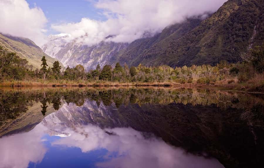 Franz Josef: Franz Josef Glacier Lookout Guided Walk - Along the glacial-fed river