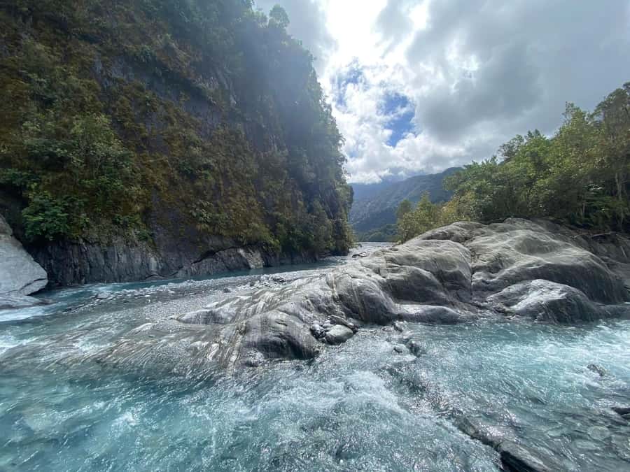 Franz Josef: Franz Josef Glacier Lookout Guided Walk - The kettle lake and glacier viewpoint