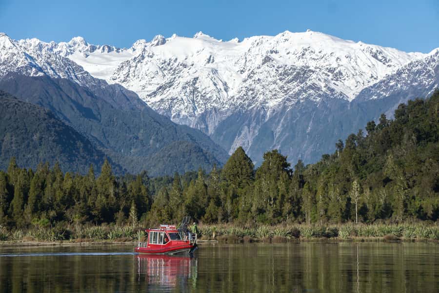 Franz Josef Glacier: 2-Hour Scenic Lake Mapourika Cruise - Why Lake Mapourika makes a good Franz Josef break