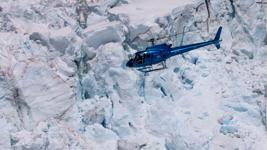 Franz Josef Town: 3-Glacier Helicopter Ride with Landing - The flight over Franz Josef, Fox, and Tasman
