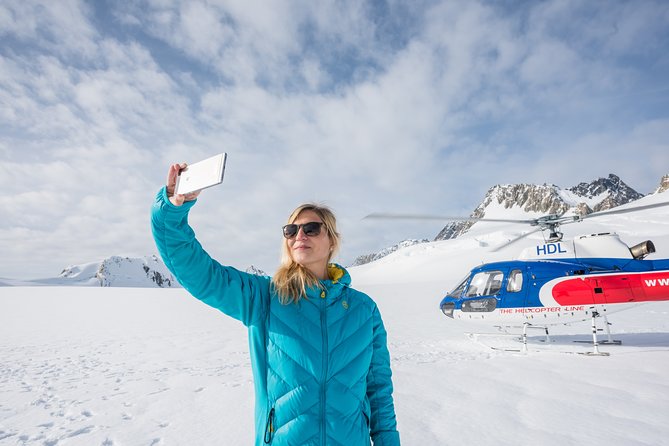 Franz Josef: Twin Glacier Helicopter Flight with Snow Landing - Who will enjoy this flight most?