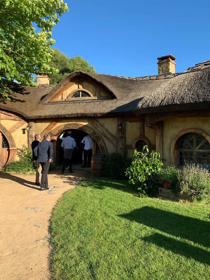 From Auckland: Hobbiton & Hamilton Gardens Small Group Tour - The short transfer to Hobbiton