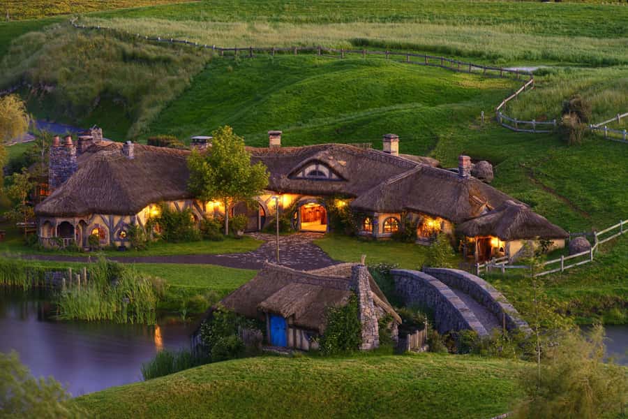From Auckland: Hobbiton & Hamilton Gardens Small Group Tour - Is $209 a fair price?