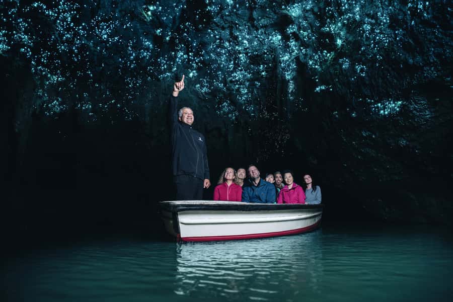 From Auckland: Hobbiton Movie Set and Waitomo Caves Tour - Key points to know before booking