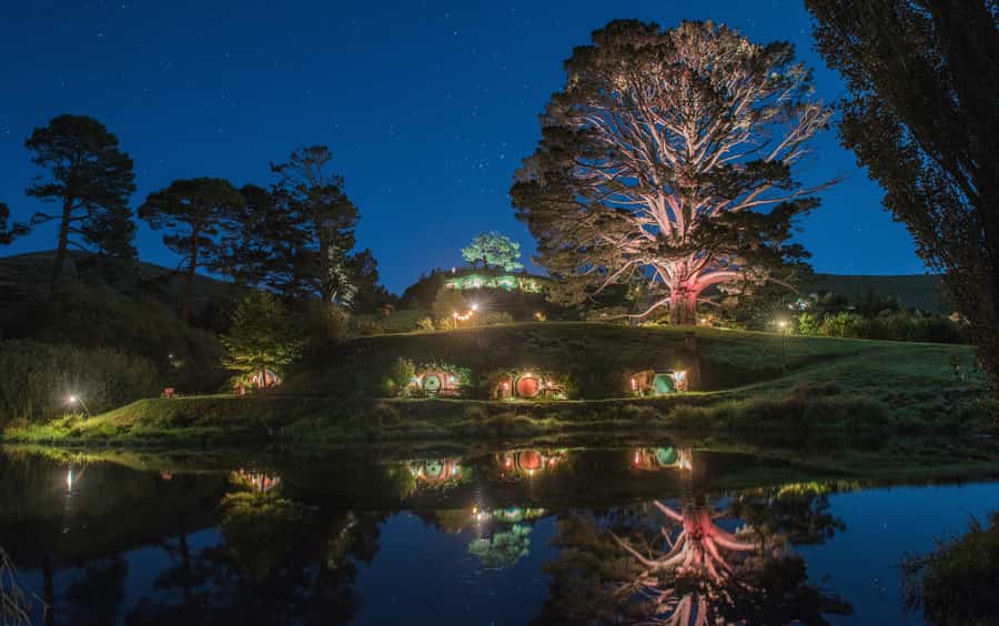 From Auckland: Hobbiton Movie Set Full-Day Small-Group Trip - Entering the Shire at Hobbiton