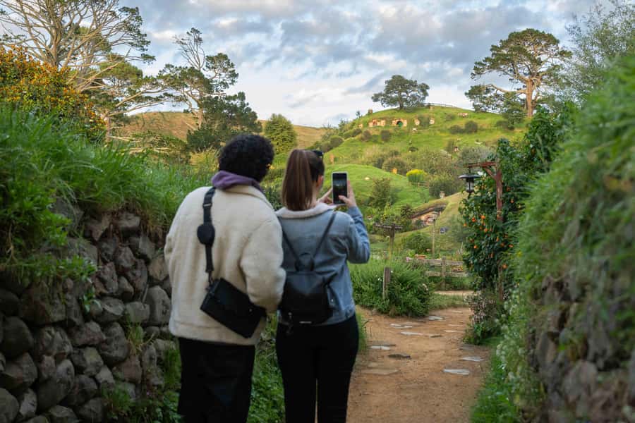 From Auckland: Hobbiton Movie Set Trip with Guided Tour - Why the Shire is worth the long ride from Auckland