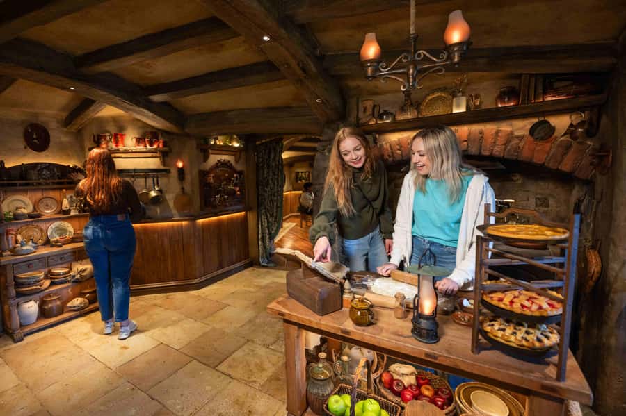 From Auckland: Hobbiton Movie Set Trip with Guided Tour - A useful stop at Shire’s Rest