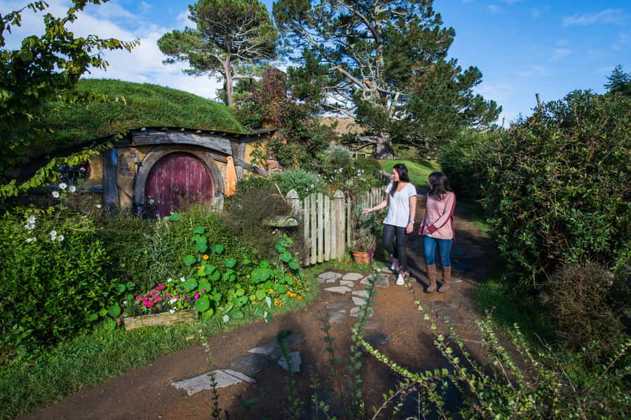 From Auckland: Hobbiton Movie Set Trip with Guided Tour - Access, clothing, and practical details