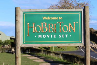 Hobbiton & Rotorua Tour with Lunch at Te Puia