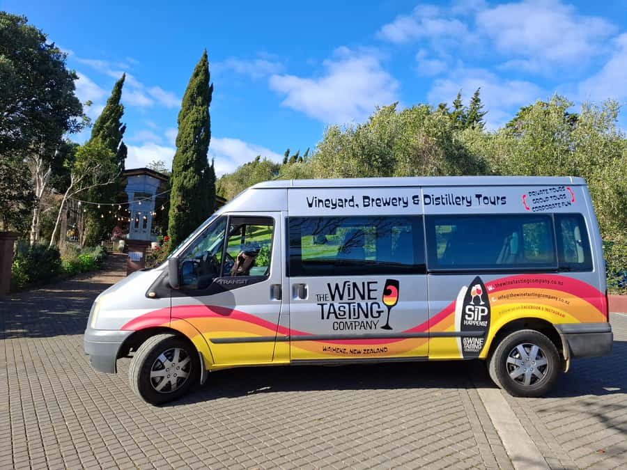 From Auckland: Waiheke Island Sip & Savour Tour with Lunch - Key points at a glance