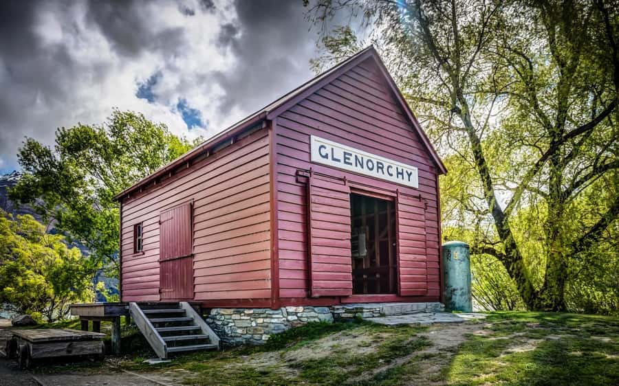 From Queenstown: Lord Of The Rings Tour to Glenorchy - The guides make or break the film detail