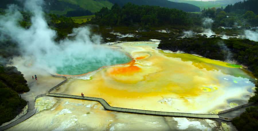 From Rotorua: WAI-O-TAPU Geothermal Wonderland Half-Day Tour - Lady Knox Geyser: a timed show with real geothermal force