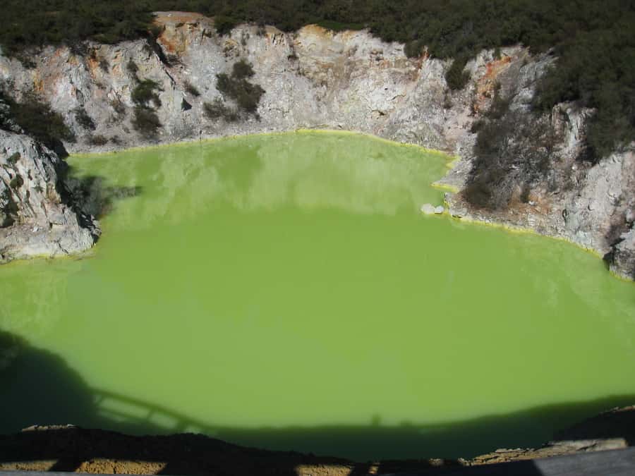 From Rotorua: Wai O Tapu & Waimangu Eco Thermal Morning Tour - Wai-O-Tapu, colour and heat on a one-hour walk