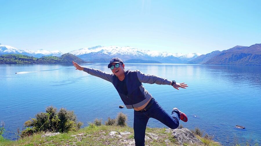 From Wanaka: Ruby Island 1-Hour Cruise and Photo Walk - Photo opportunities from beach to hilltop