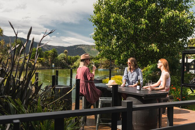 Full Day Winemakers Tour in Marlborough - Saint Clair offers a strong food and wine pairing