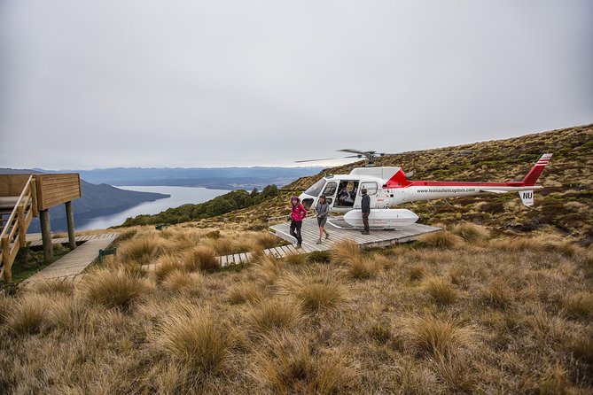 Guided Kepler Track Heli Hike - Flying over Lake Te Anau to Luxmore Hut
