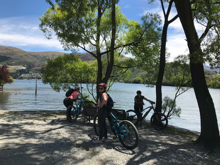 Guided Scenic E-bike Tour - Ride to the Lake - Along two rivers on a quieter trail