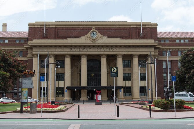 Guided Small Group Walking Tour in Wellington - Premier House and Wellington’s fault line