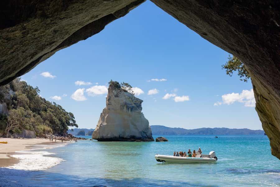 Hahei Explorer Cathedral Cove Boat Tour - Why the approach from Hahei Beach matters