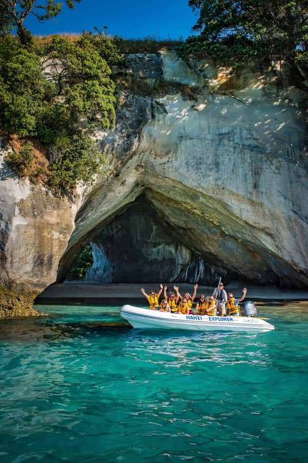 Hahei Explorer Cathedral Cove Boat Tour - A small boat and a guide who keeps the mood easy