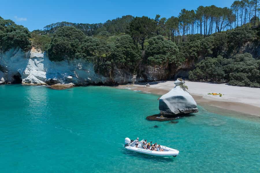 Hahei Explorer Cathedral Cove Boat Tour - One hour along 14km of ancient volcanic coast