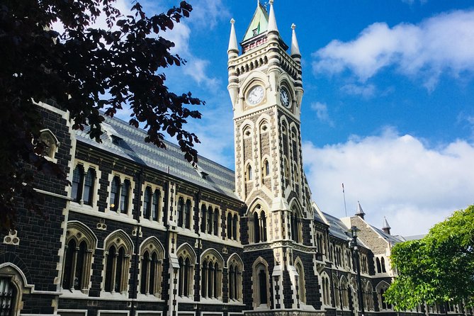Half day Private Tour of Dunedin City Highlights and Peninsula Scenery - Dunedin Railways is a quick visual stop