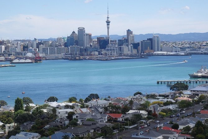 Half-Day: Small Group Auckland Scenic Tour - 4 HOURS - Crossing the Harbour Bridge to Devonport
