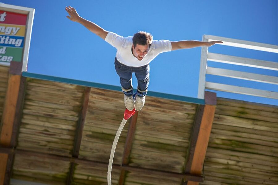 Hanmer Springs: 35-Meter Bungy Jump off Waiau Bridge - The Waiau Bridge makes the jump memorable