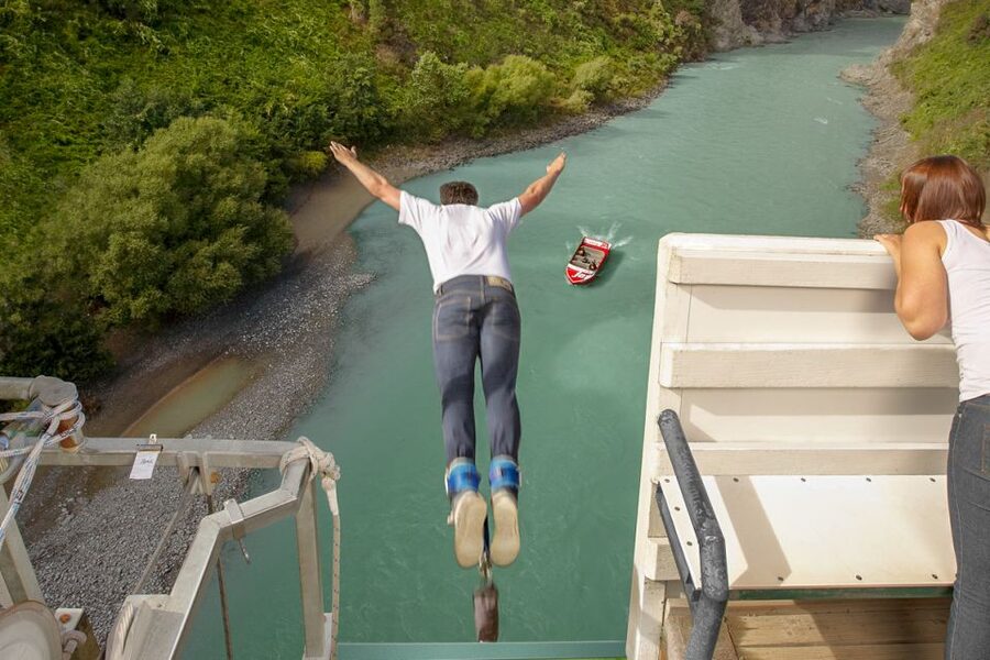 Hanmer Springs: 35-Meter Bungy Jump off Waiau Bridge - Practical booking advice for a nervous jumper