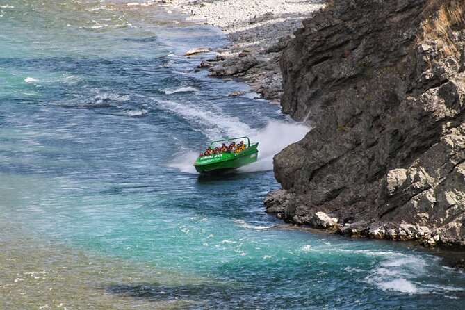 Hanmer Springs Thermal Pools and Jet Boat Day Trip from Christchurch - How the guide shapes the day
